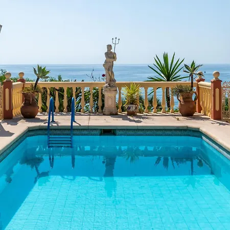 Вілла Coastal Retreat 5br - Pool & Seaviews *