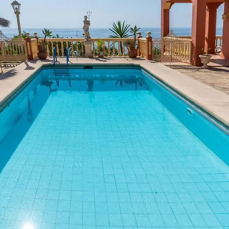 Вілла Coastal Retreat 5br - Pool & Seaviews Фуенхірола