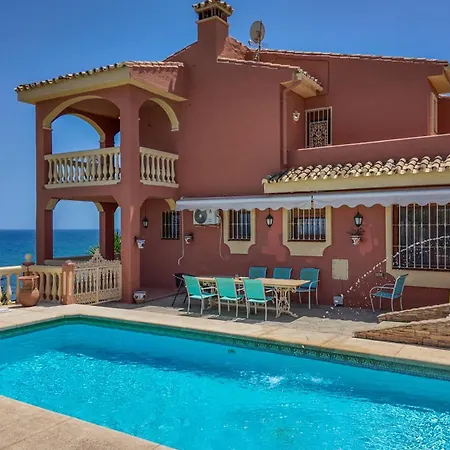 Coastal Retreat 5br - Pool & Seaviews *