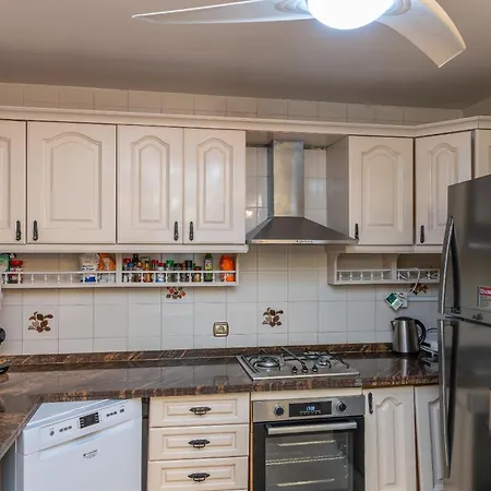 Coastal Retreat 5br - Pool & Seaviews * Фуенхірола