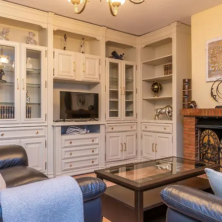 Coastal Retreat 5br - Pool & Seaviews Вілла
