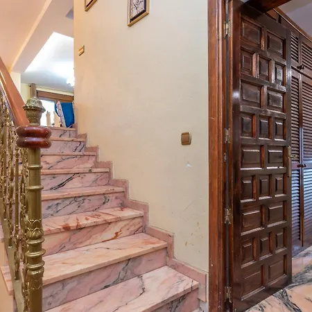 Coastal Retreat 5br - Pool & Seaviews