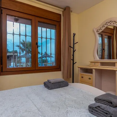 Coastal Retreat 5br - Pool & Seaviews