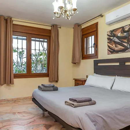 Coastal Retreat 5br - Pool & Seaviews *